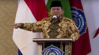 Dapat Kartu Anggota Kehormatan dari PP Muhammadiyah, Prabowo Singgung soal Jatah Menteri