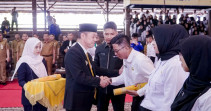 Bupati Rohil Serahkan SK Pengangkatan PPPK Formasi Tahun 2023