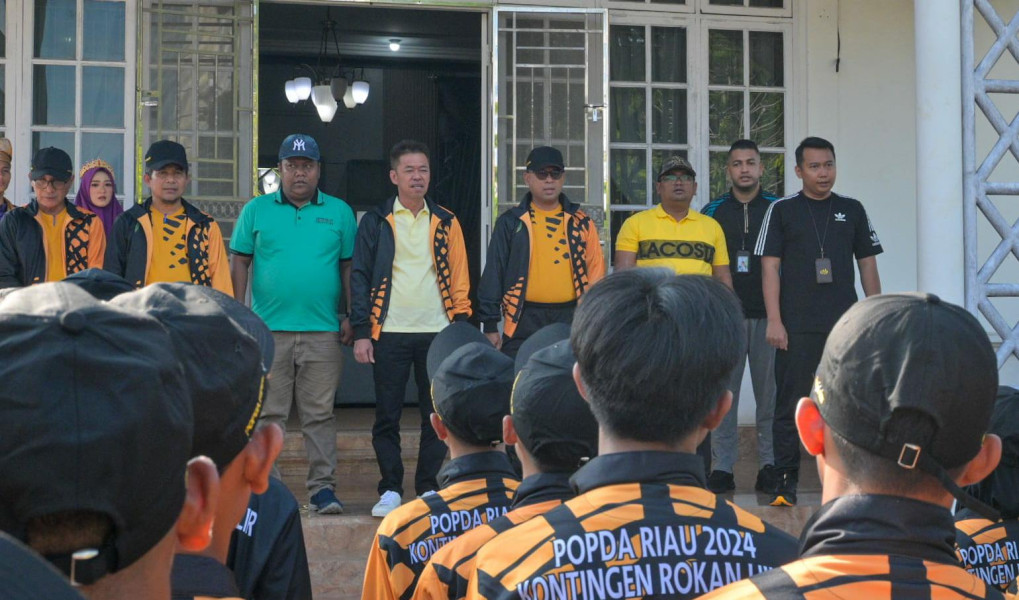 Anggota DPRD Rohil Hermawan Turut Serta Melepas Kontingen Popda Riau ke- XVl