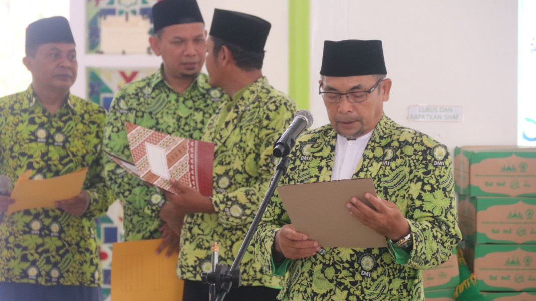 Disaksikan Camat, Ketua PD DMI Rokan Hilir Lantik Pengurus DPC Kecamatan Sinaboi