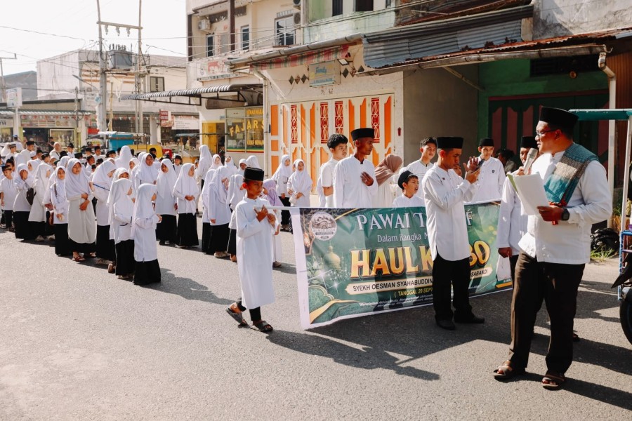 Semarak Pawai Ta’aruf Awali Haul ke-80 Syekh Oesman Syahabuddin di Bagansiapiapi