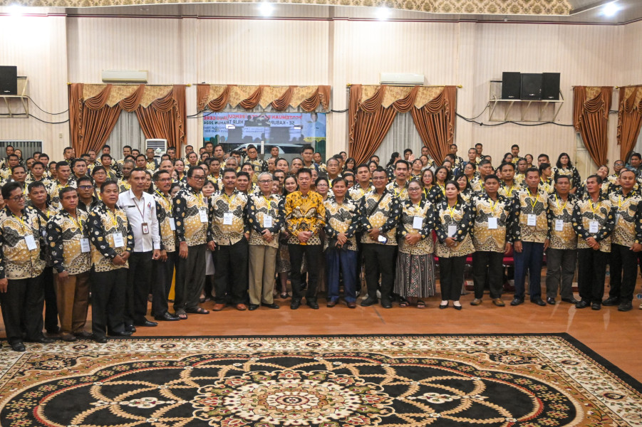 Bupati Rohil Afrizal Sintong Anggarkan Rp 12 Miliar Untuk Bangun Gereja