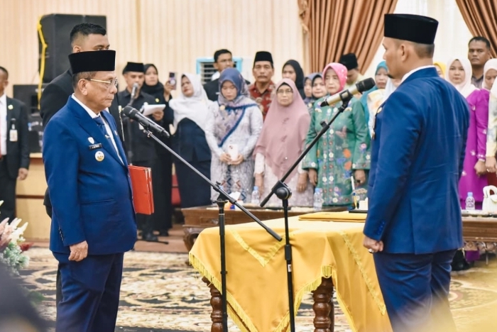 Bistamam Lantik Sarman Syahroni sebagai Sekda Rokan Hilir