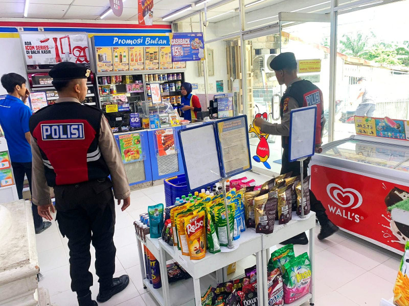 Sampaikan Himbauan Harkamtibmas, Sat Samapta Polres Rohil Patroli ke Berbagai Tempat