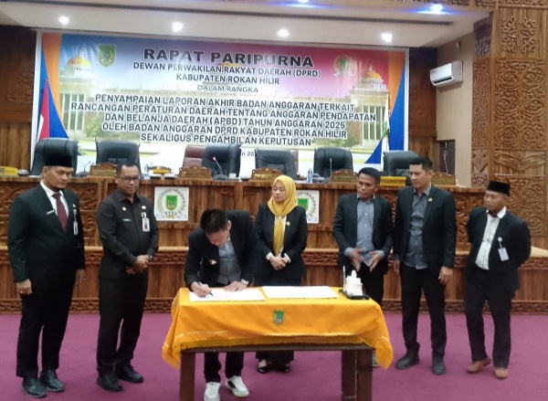 DPRD Setujui APBD Rokan Hilir Tahun 2025 Sebesar Rp 2,6 Triliun