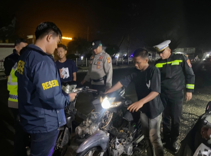 Polres Rohil Intensifkan Patroli Blue Light Cegah Balap Liar dan Kejahatan Jalanan