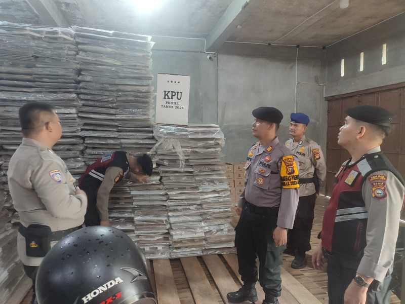 Sukseskan Pemilu 2024, Satgas Preventif Polres Rohil OMB di Kantor KPU, Bawaslu, Gudang Logistik dan Parpol