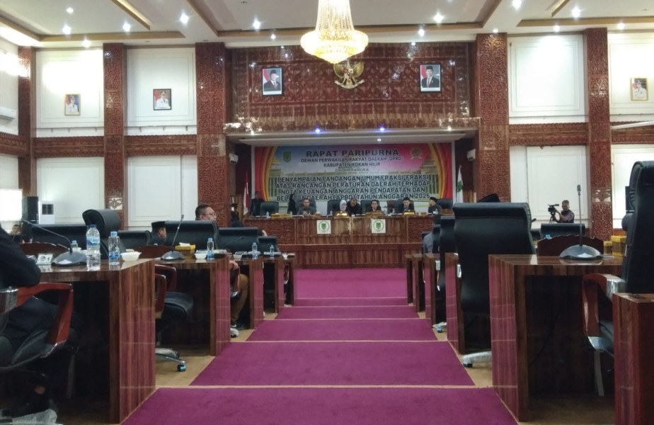 DPRD Rokan Hilir Gelar Rapat Paripurna Pandangan Umum Fraksi-Fraksi Atas Ranperda APBD TA 2025