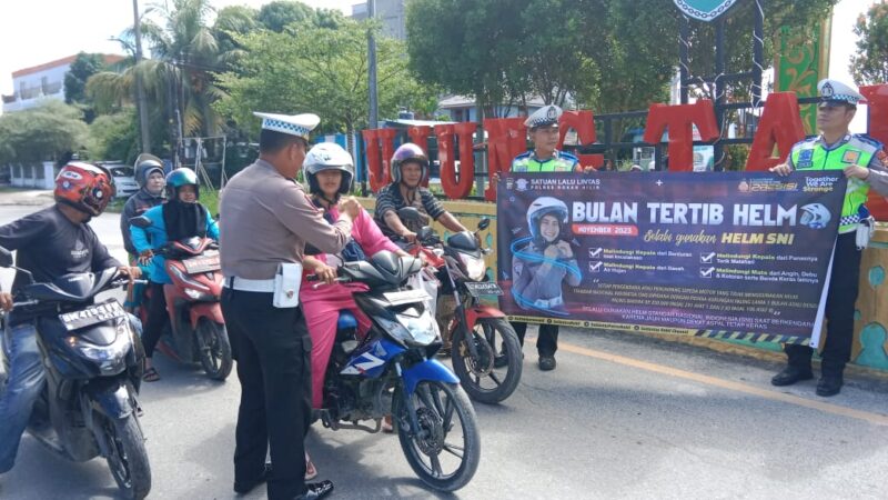 Satlantas Polres Rokan Hilir Sosialisasi Tertib Helm di Bulan November