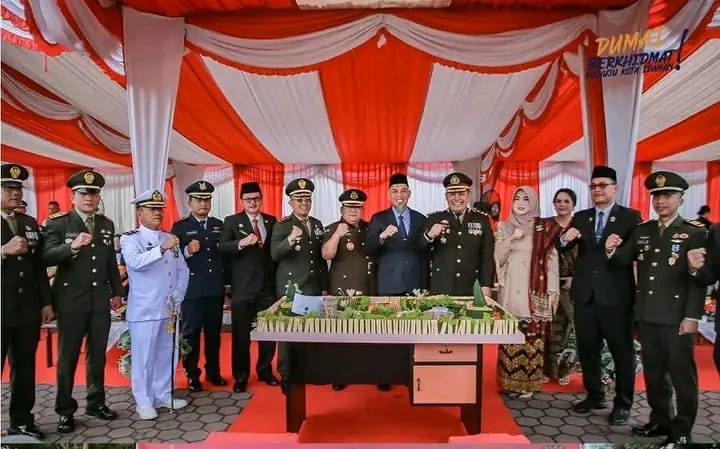 Peringati HUT Bhayangkara Ke 78 Walikota Pimpin Upacara