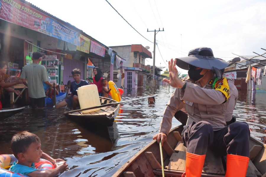 Kapolres Rohil Cek 21 Lokasi TPS yang Terendam Banjir