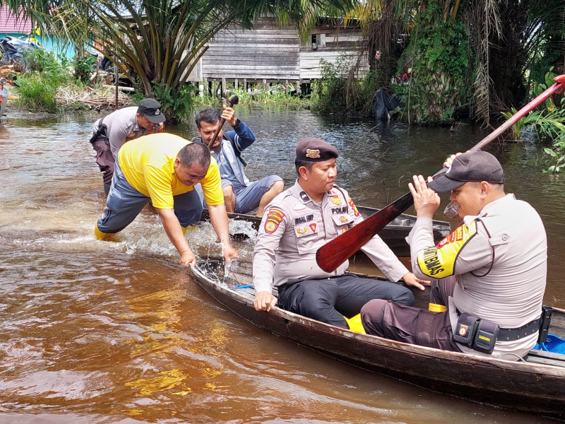 OMB Polsek Rantau Kopar Giat Patroli dan Sosialisasikan Pemilu Damai 2024 kepada Masyarakat