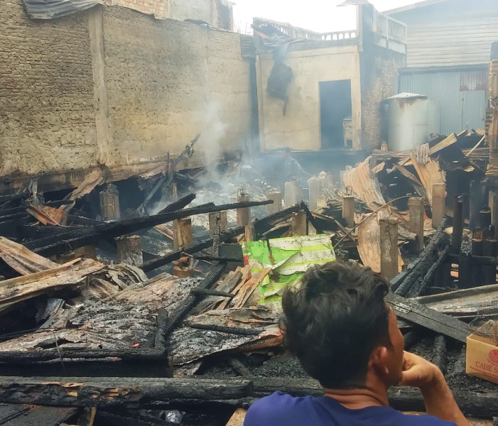 Warga Insiatif Open Donasi Untuk Korban Kebakaran di Kelurahan Panipahan Kota