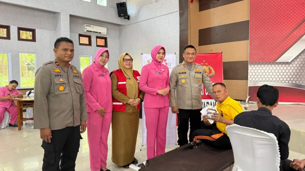 HUT Bhayangkara Ke-79, Polres Rokan Hilir Bersama PMI Gelar Donor Darah