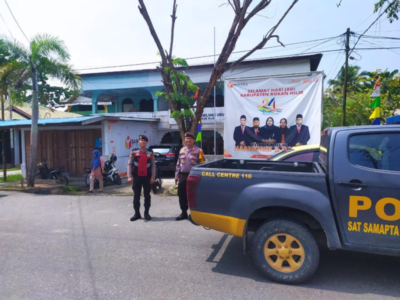 Satgas Preventif OMB Polres Rohil Lakukan Pengamanan Kantor KPU, Kantor Bawaslu dan Gudang Logistik dan Patroli Kamtibmas