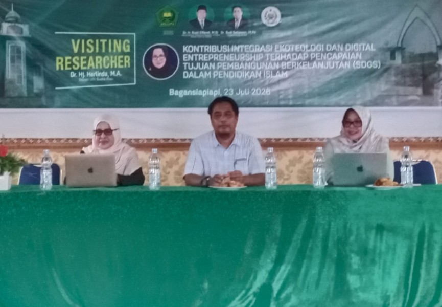 STAI Ar-Ridho Bagansiapiapi Gelar Review Kurikulum Berbasis OBE Bersama Guru Besar UIN Suska Riau