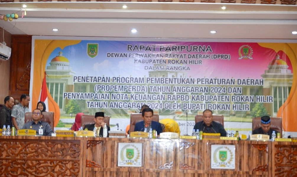 DPRD Rokan Hilir Gelar Pandangan Umum Fraksi-Fraksi Terhadap Nota Keuangan RAPBD 2024