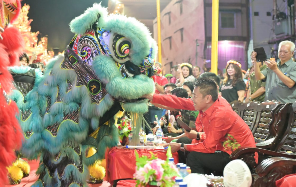 Pawai Lampion Malam Cap Go Meh di Bagansiapiapi Meriah