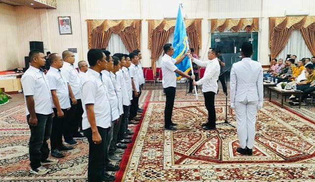 Pengurus PWI Rokan Hilir Resmi Dilantik, Plt Ketua PWI Riau Raja Isyam Minta Dahulukan Persatuan