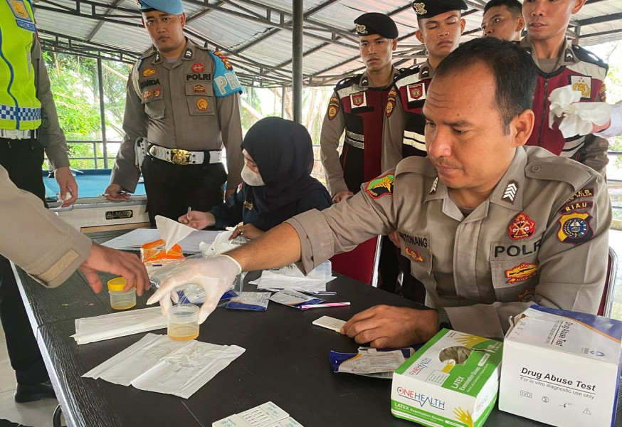Kapolres Rokan Hilir Perintahkan Kasipropam Cek Urine 23 Personel