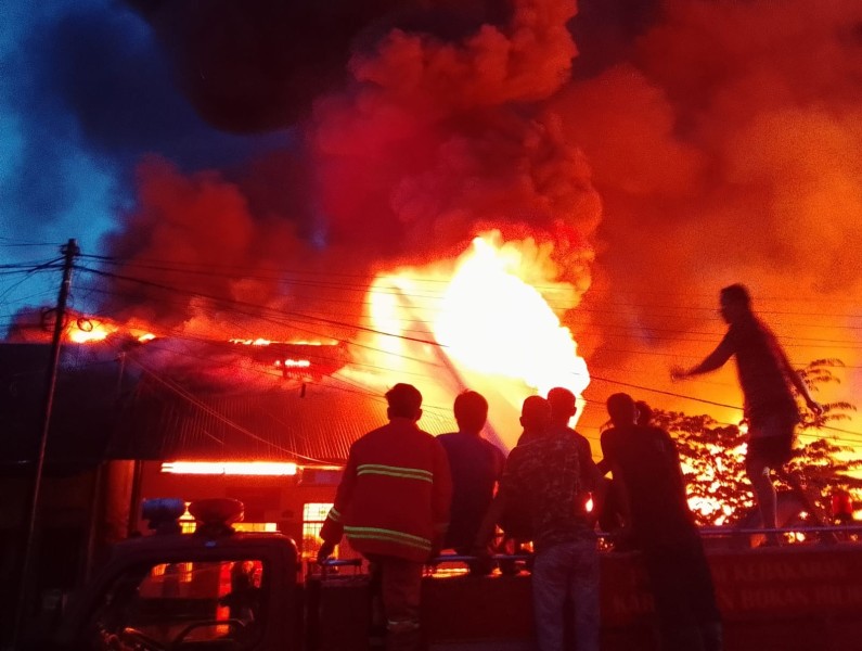 Kebakaran Hebat di Bagansiapiapi, 13 Rumah dan 1 Pekong Ludes Terbakar