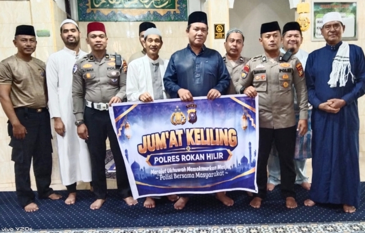 Polsek Bangko Pererat Silaturahmi Lewat Sholat Jumat Keliling