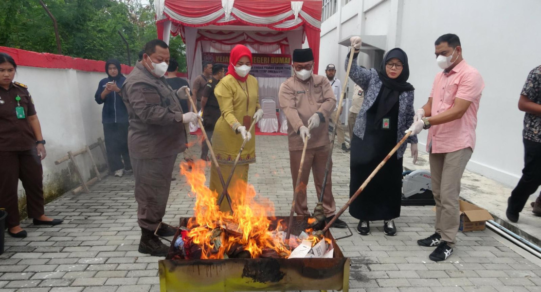 Inkrah, Kejaksaan Negeri Dumai Musnahkan Barang Bukti