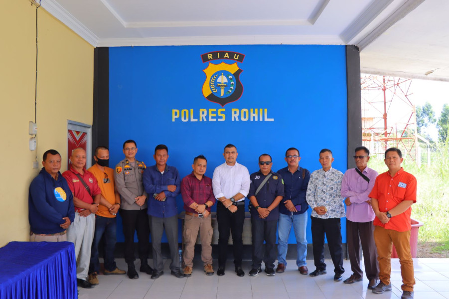 Kasat Narkoba Polres Rohil Iptu Anra Yosa Coffe Morning Bersama Sejumlah Wartawan