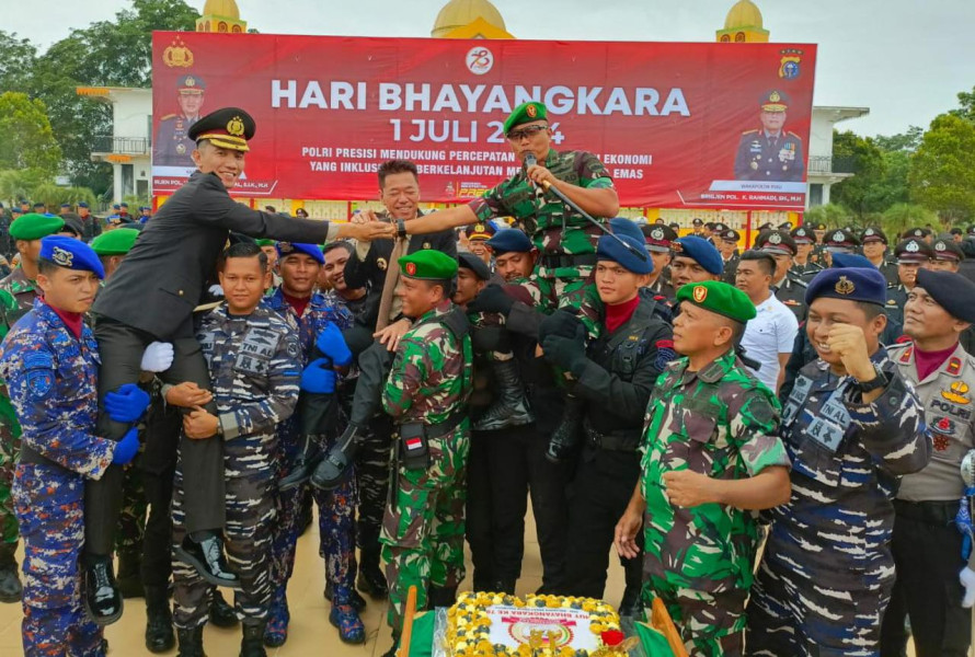 Bupati Rokan Hilir Hadiri Upacara HUT Bhayangkara Ke- 78