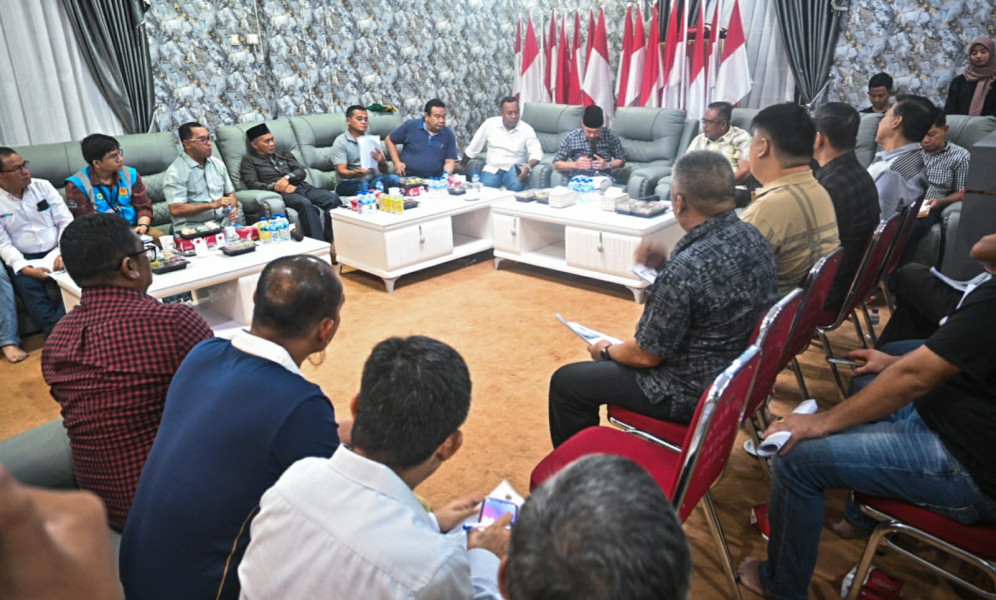 Bupati Rokan Hilir Pimpin Rapat Persiapan Ivent Bakar Tongkang di Bagansiapiapi