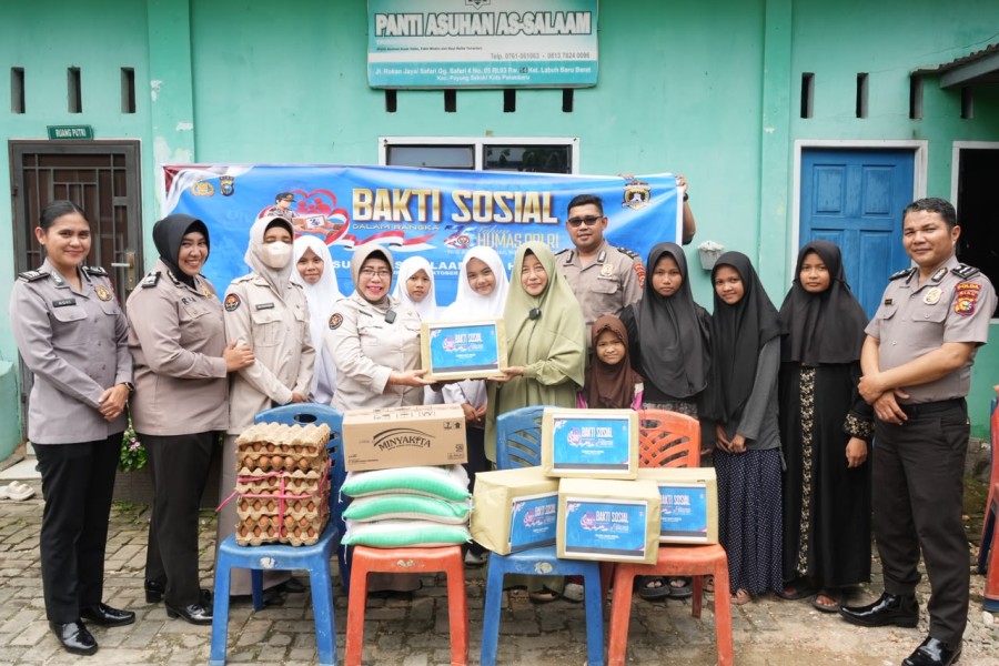 Bidhumas Polda Riau Berbagi Kebahagiaan dengan Anak Panti Asuhan Sambut HUT ke-75 Humas Polri