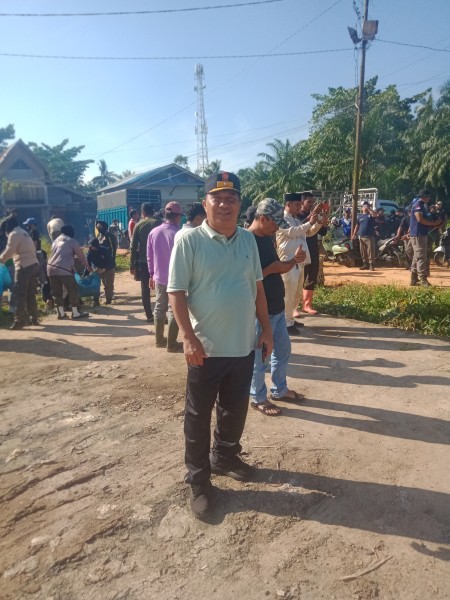 Satpol PP Rohil Aksi Resik Resik dan Tanam Bibit Mangga