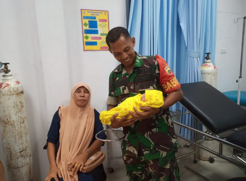 Serka Alpin Babinsa Penyelamat Bayi di Bagansiapiapi